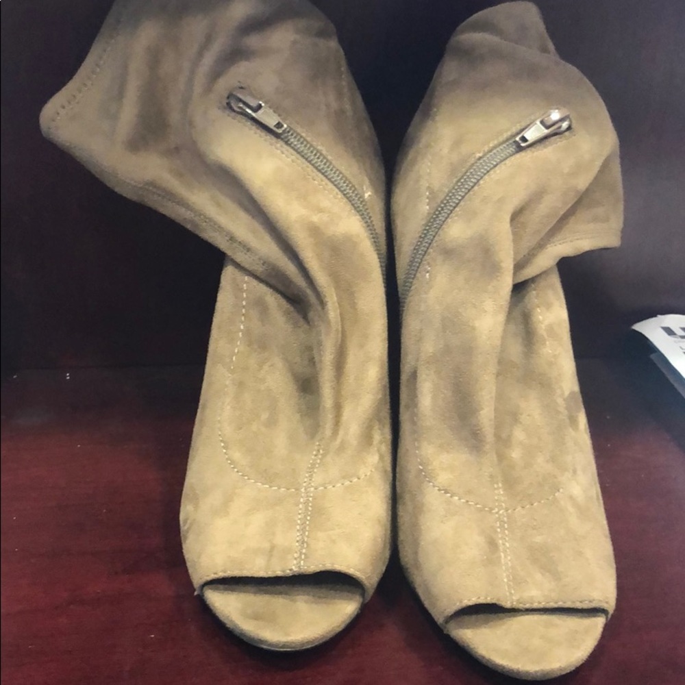 Aldo suede pumps